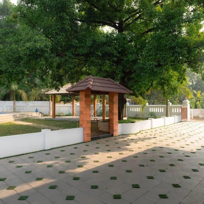 Tamarind Heritage Holiday Home 앙가말리 외부 사진