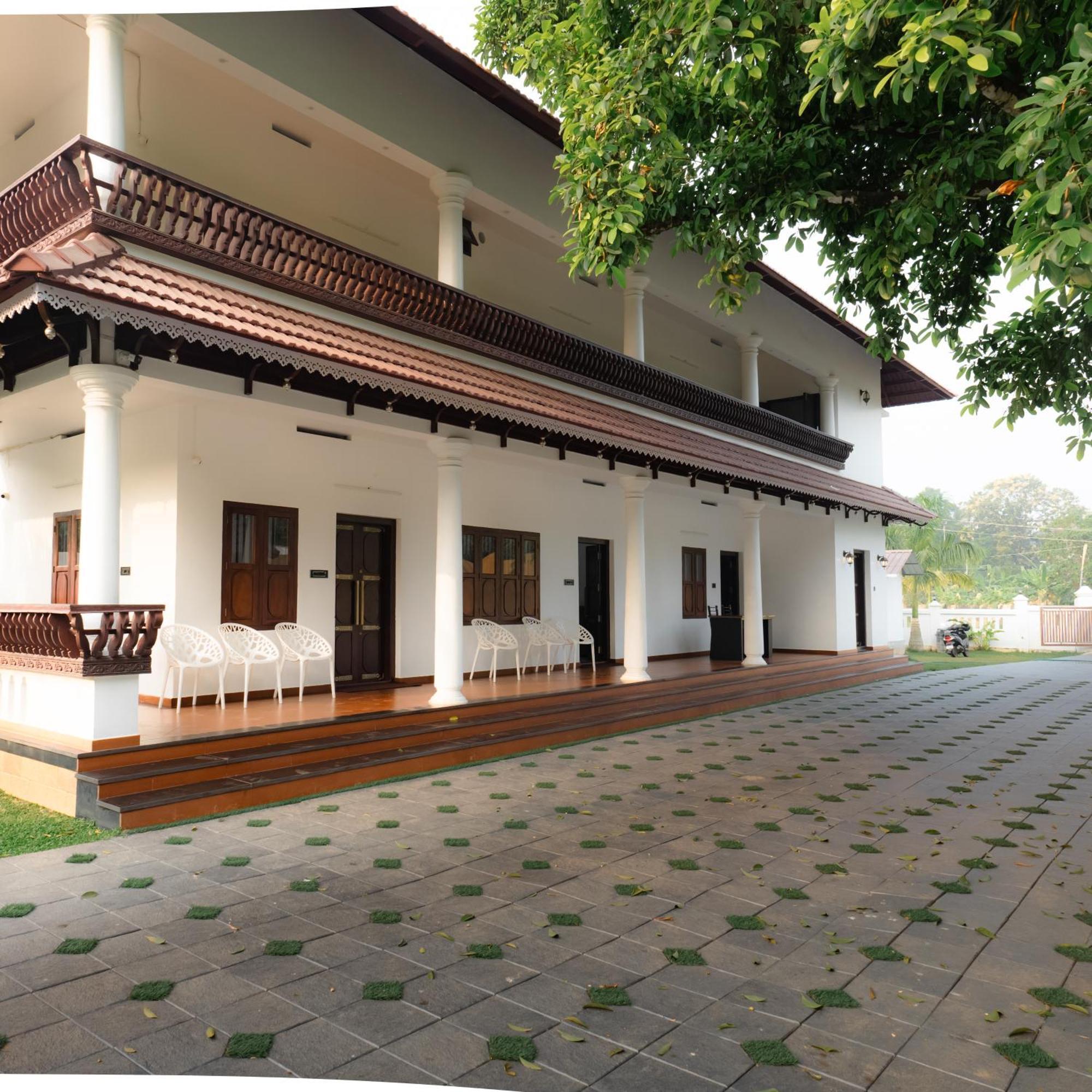 Tamarind Heritage Holiday Home 앙가말리 외부 사진