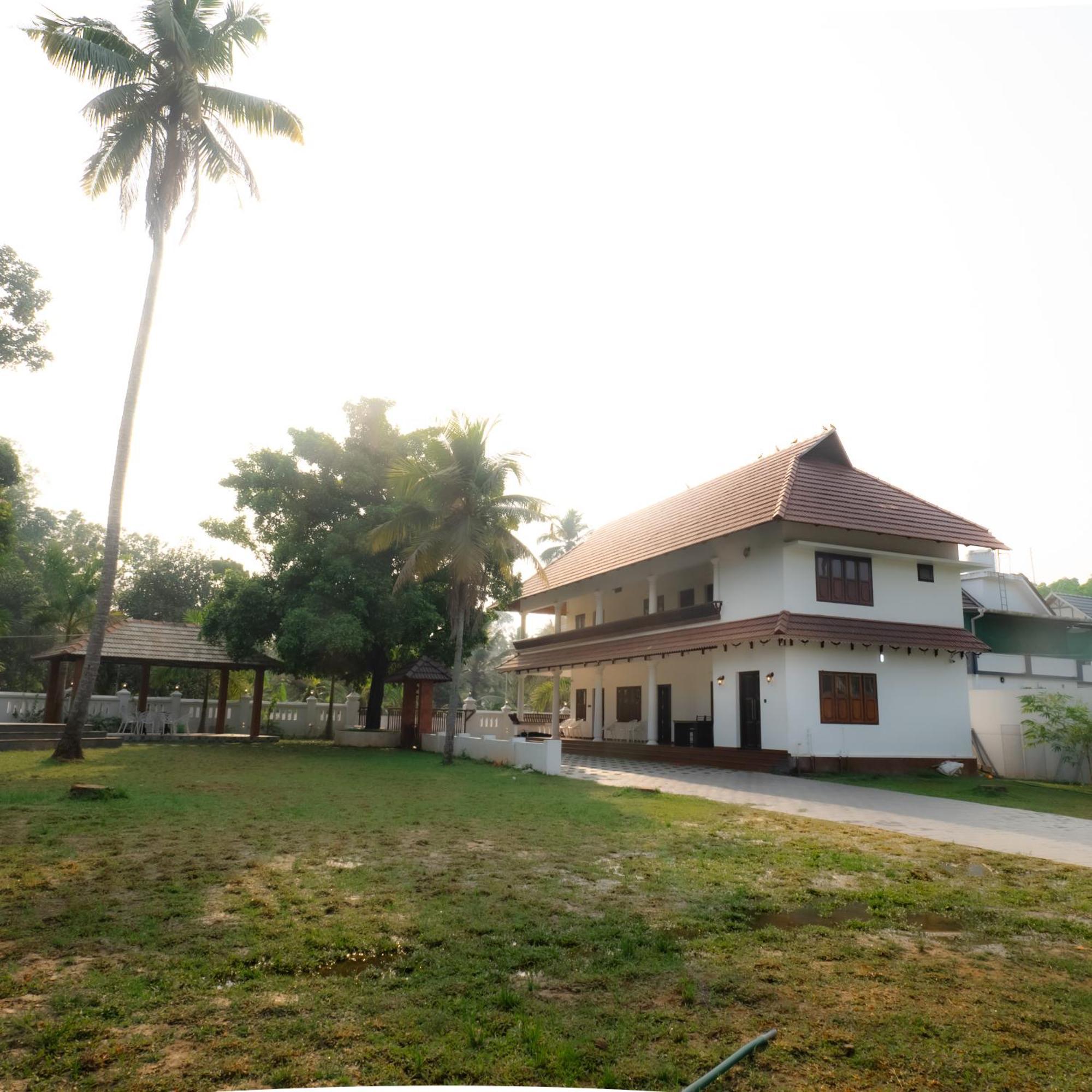 Tamarind Heritage Holiday Home 앙가말리 외부 사진