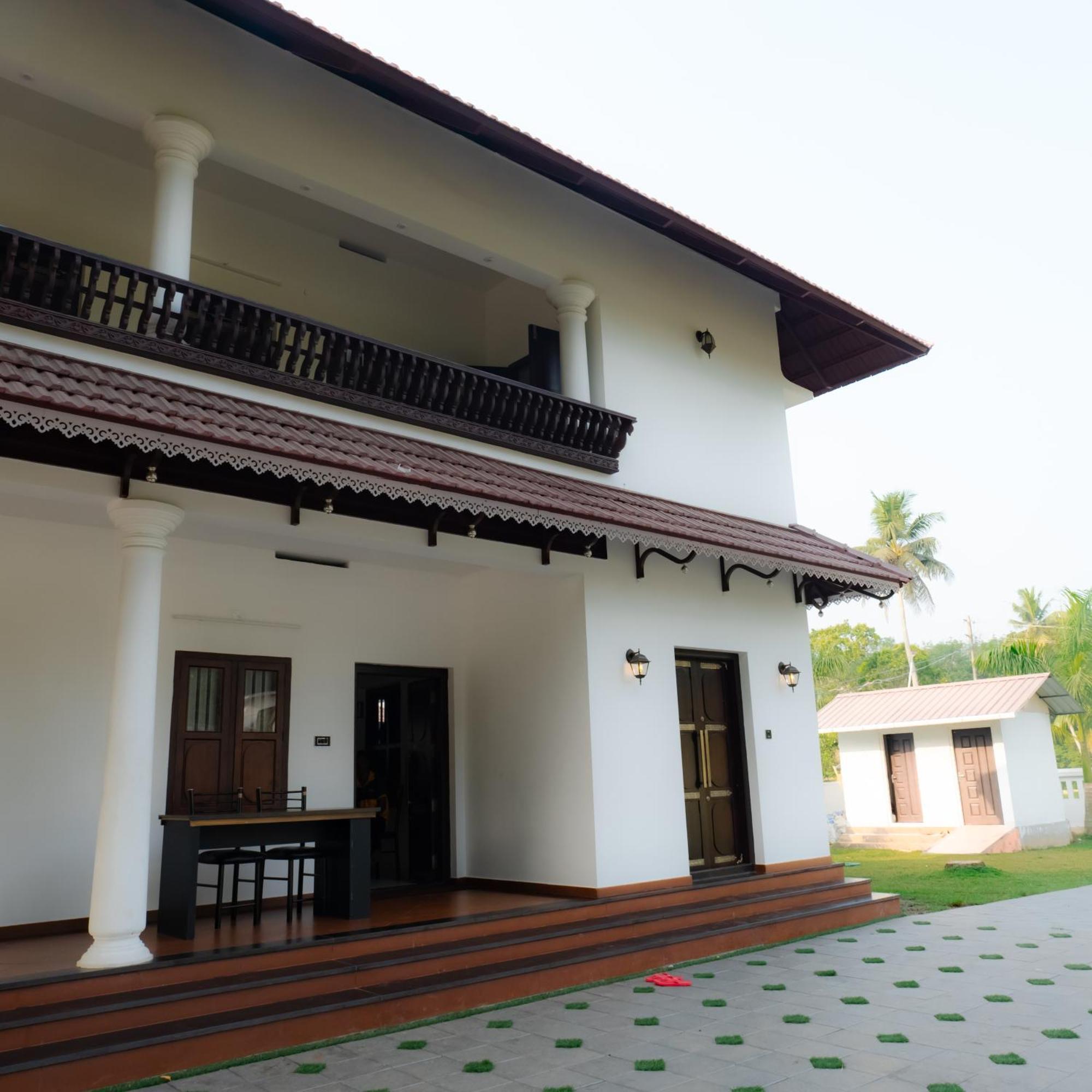 Tamarind Heritage Holiday Home 앙가말리 외부 사진