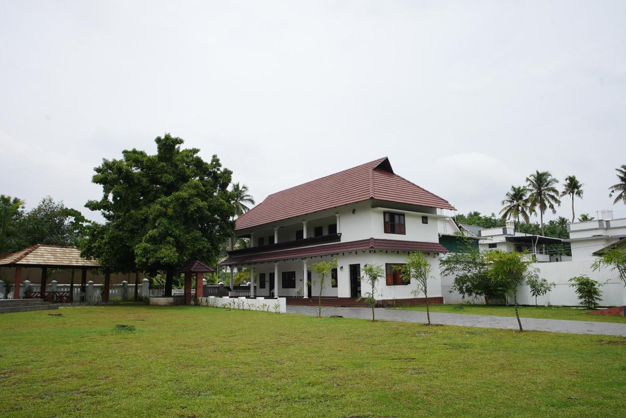 Tamarind Heritage Holiday Home 앙가말리 외부 사진
